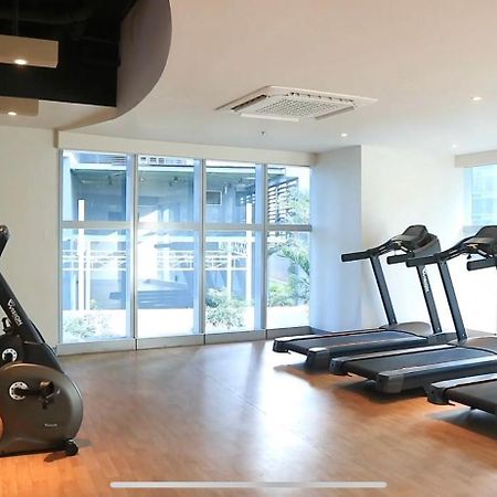 1 Bedroom Condo Uptown Parksuites Bgc, High Floor, Morning Sun Manila Esterno foto